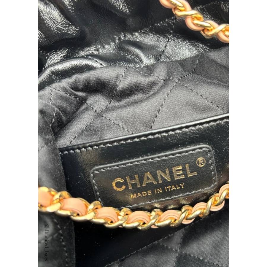 Mini sac Chanel 22 noir et rose