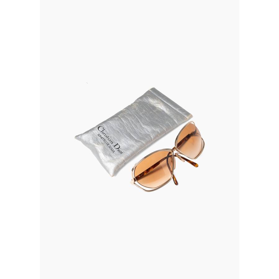 Vintage sunglasses with brown gradient tint