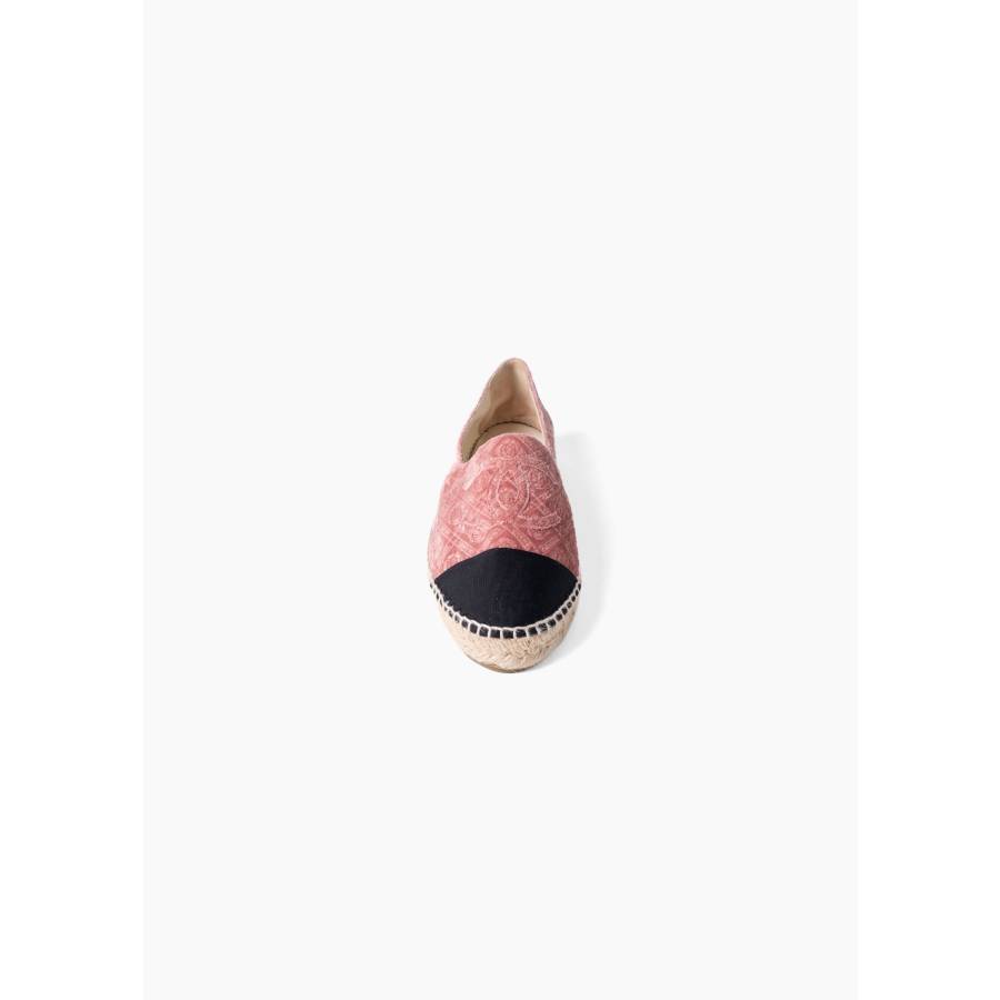 Pink velvet espadrilles with a black toe